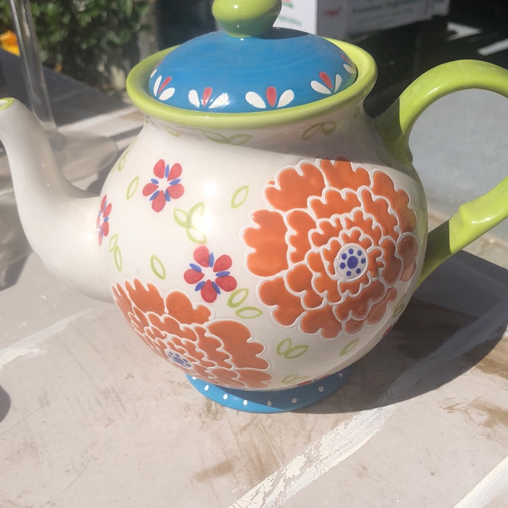 Floral tea pot
